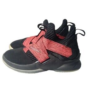 Nike Lebron Soldier XII (GS) Sneakers Boys Shoes Size 5 Y Black & Red